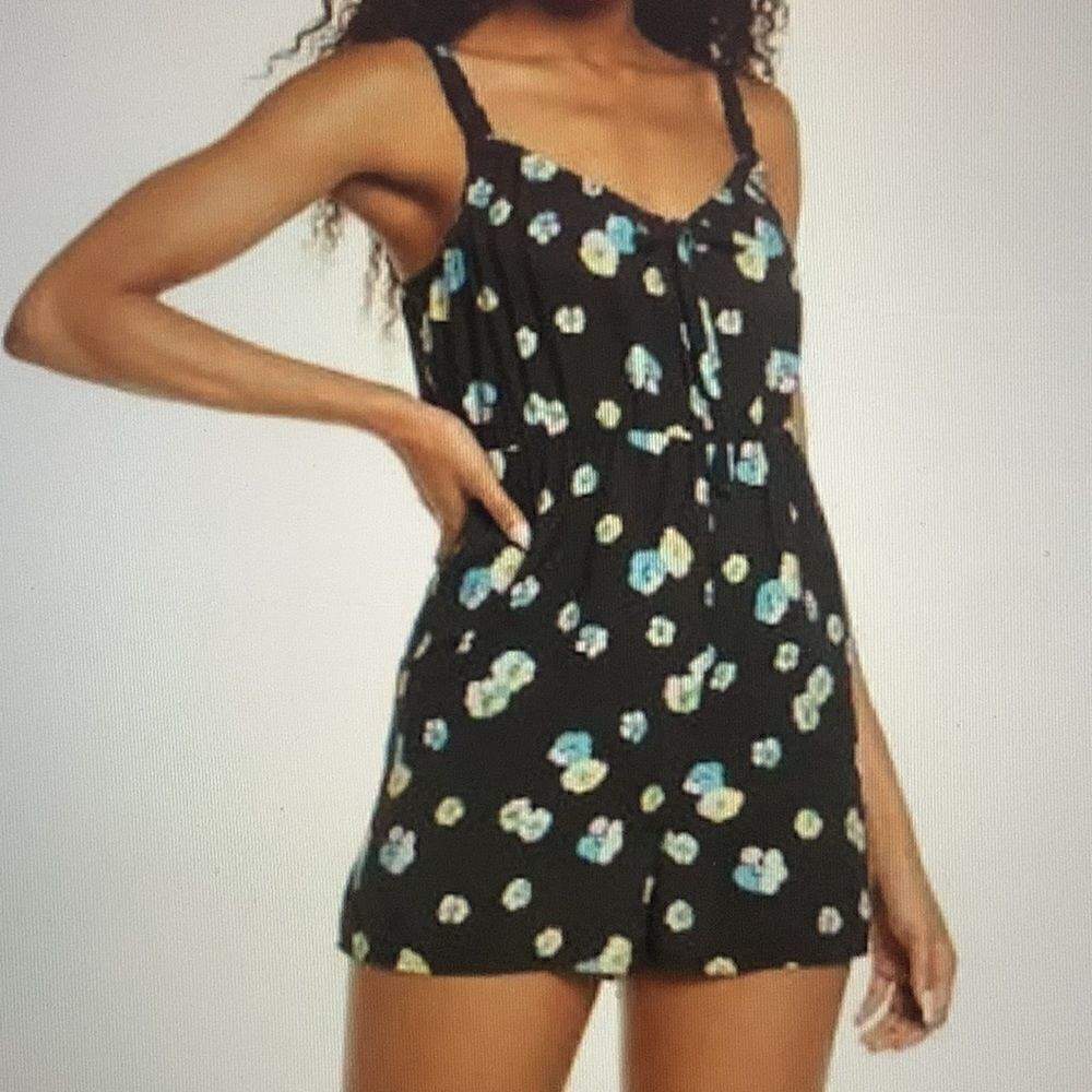 NORDSTROM’S BP LABEL BLACK FLORAL ROMPER